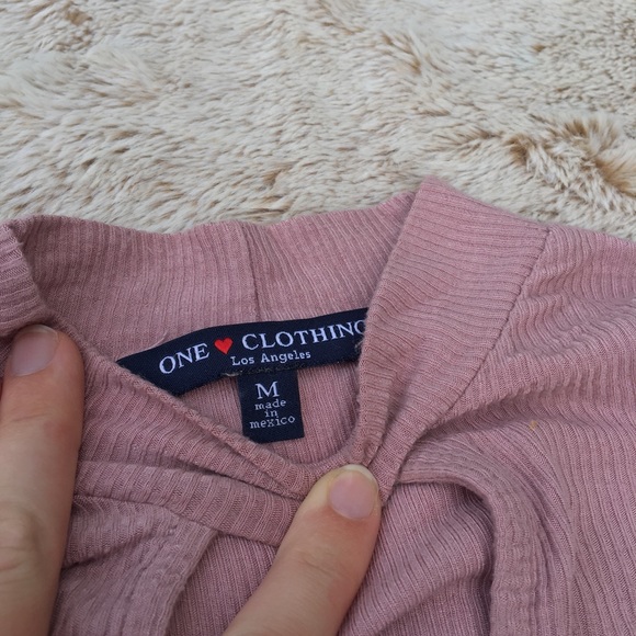 keyhole crop top ☾ - Picture 2 of 4